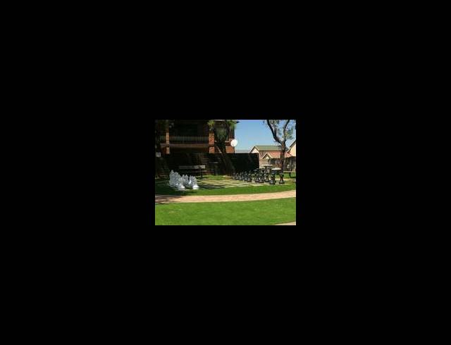 2 BEDROOM TOWNHOUSE FOR SALE IN SONNEVELD
